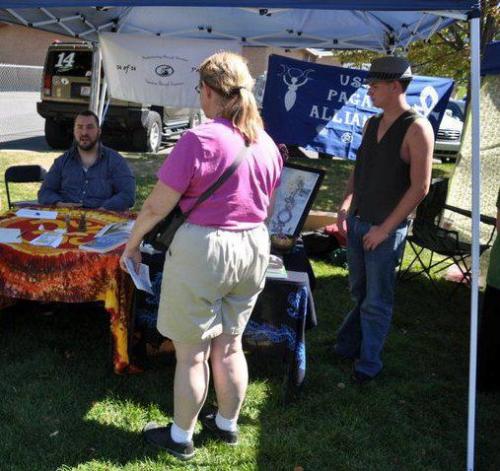 544155_493366350720115_1425934112_n